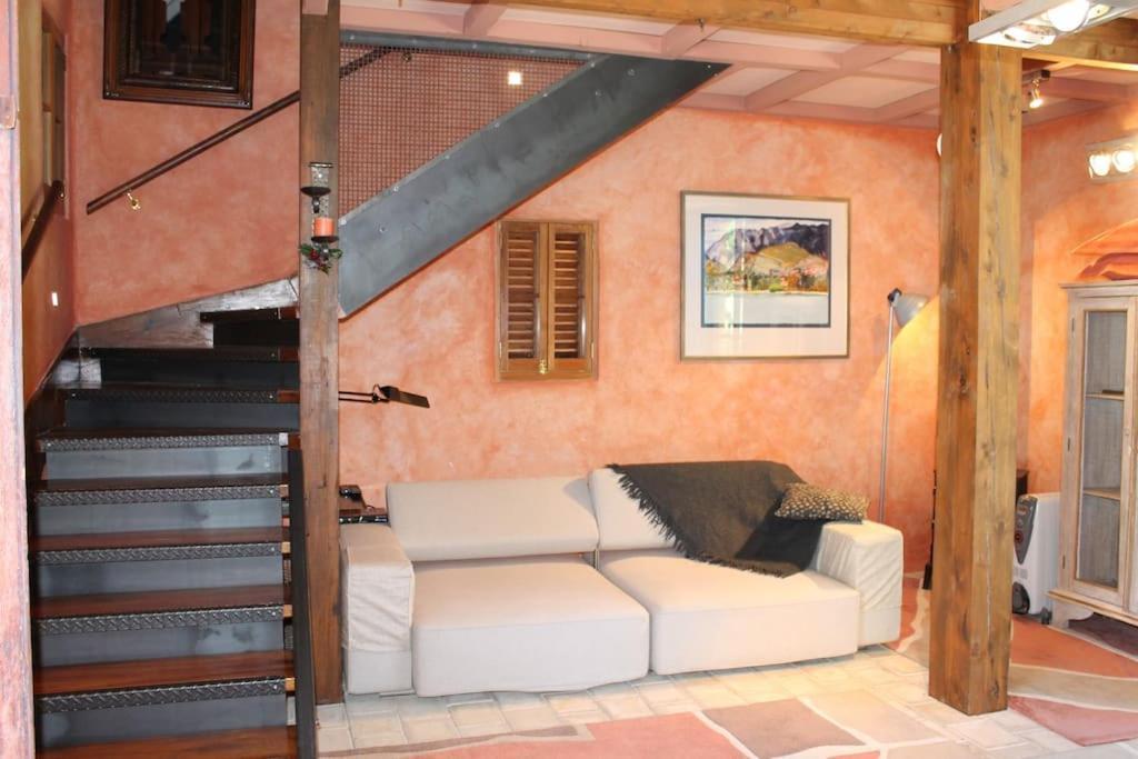 Apartment Arty Luxury Barn